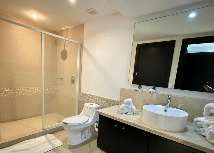 Bay View Grand Marina 3 Bedrooms South Tower- 9th Floor Apartment