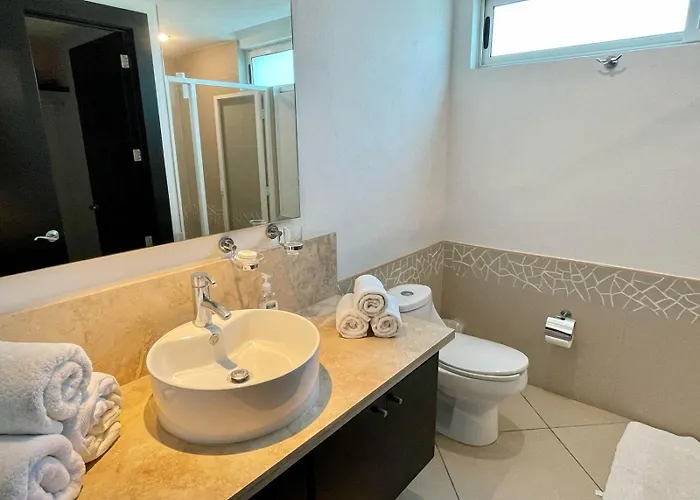 Bay View Grand Marina 3 Bedrooms South Tower- 9th Floor Apartment