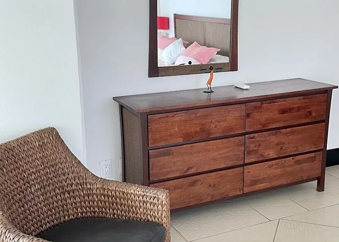 Bay View Grand Marina 3 Bedrooms South Tower- 9th Floor Apartment *