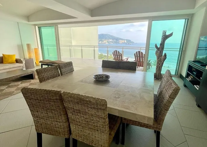 Bay View Grand Marina 3 Bedrooms South Tower- 9th Floor Apartment *