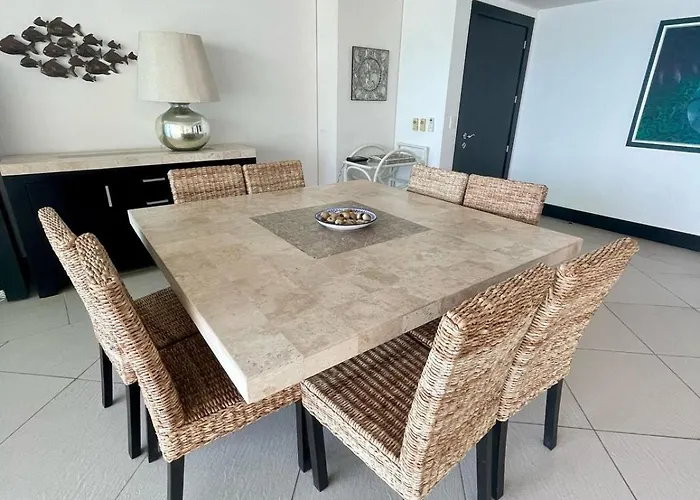 Bay View Grand Marina 3 Bedrooms South Tower- 9th Floor *